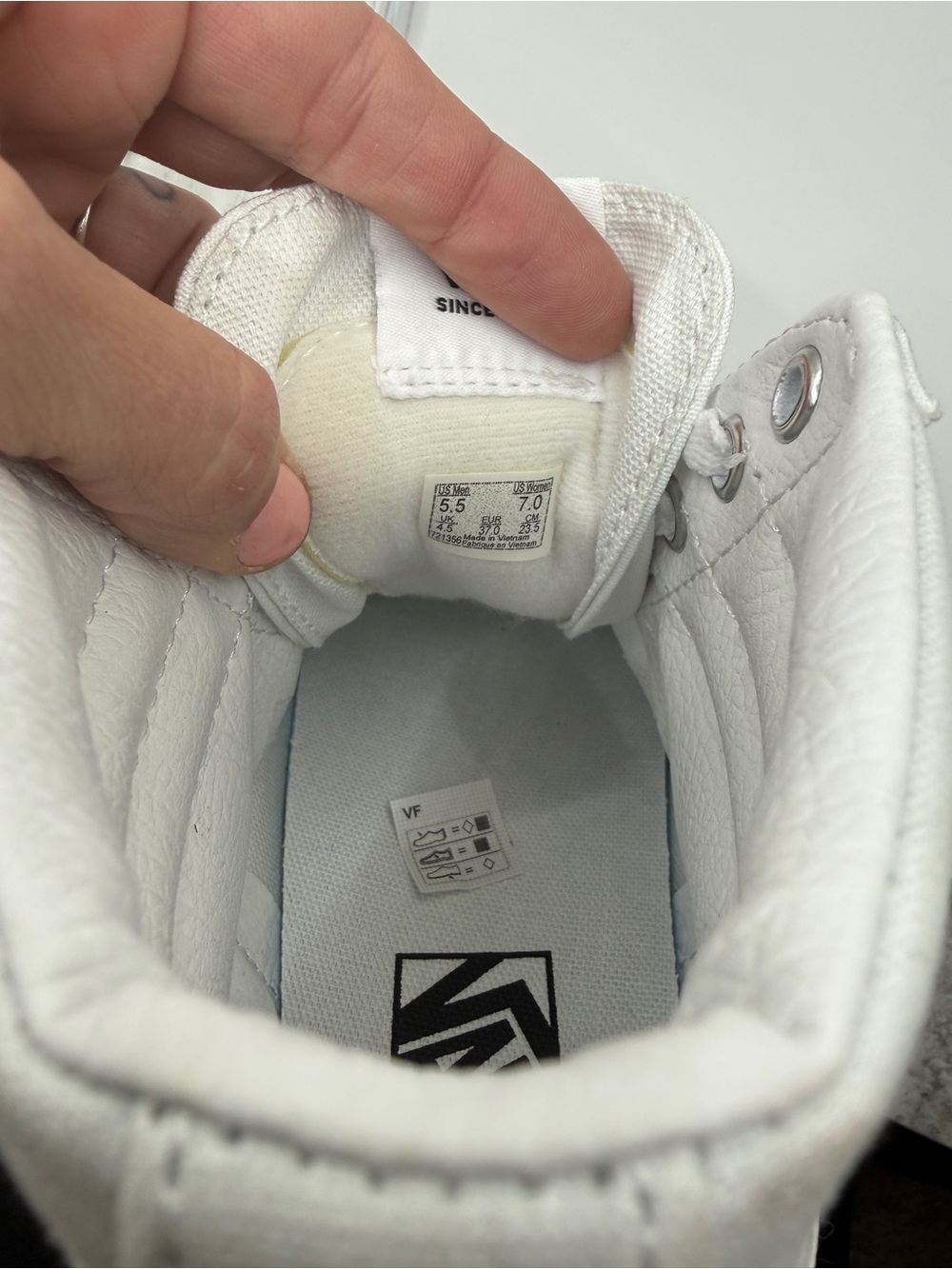 Vans White High-Top Skate Sneakers with Tags - Picture 7 of 7